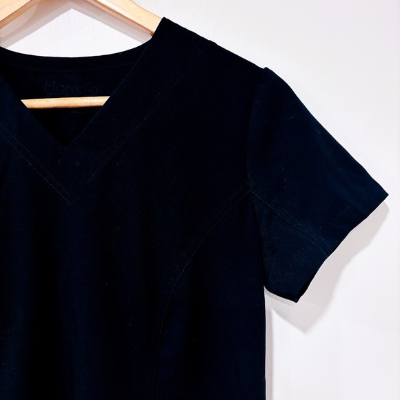 WHITE CROSS Black scrub top | Classic V-neck workwear | X-Small * - Picture 3 of 5